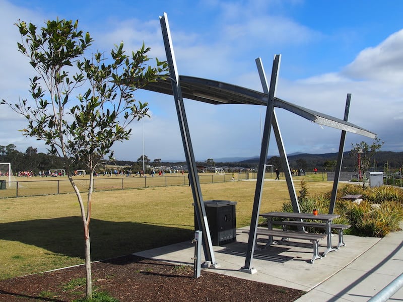 Located in Fletcher, Kurraka Drive Playground suits young and old kids alike. There’s a smaller play area that’s covered in shade cloth which is perfect for younger kids especially with soft foam flooring. Older kids will love the massive climbing structure. All this plus plenty of area to run around.