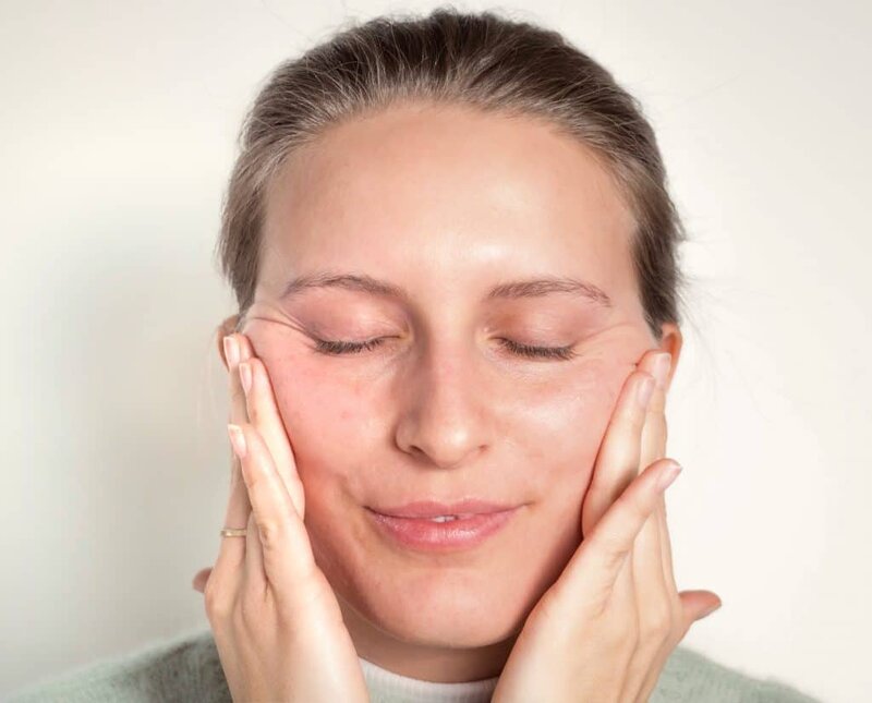 Entspannen in 2021? Macht‘s selbst, mit einer Gesichtsmassage für nakt®e Haut 2 Gesichtsmassage 1