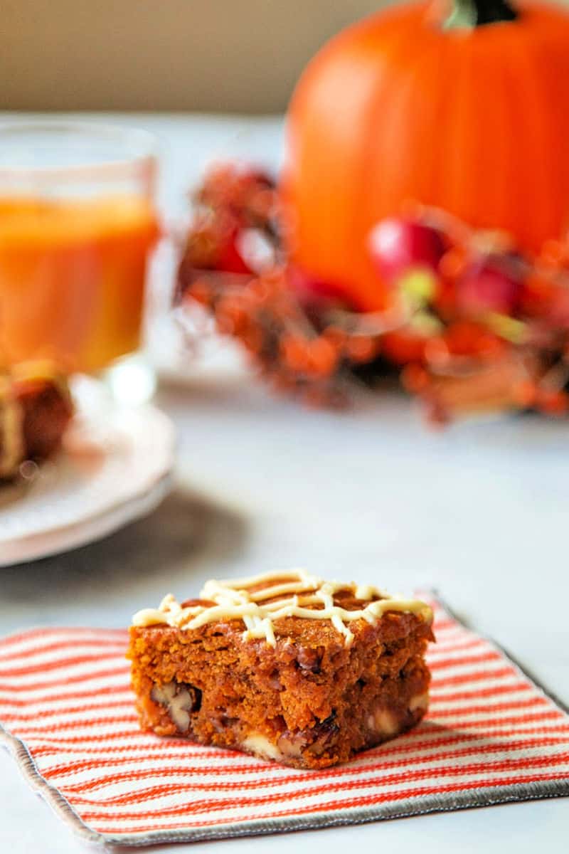 White Chocolate Pumpkin Bars | Life, Love, and Good Food #recipe #pumpkin #dessert