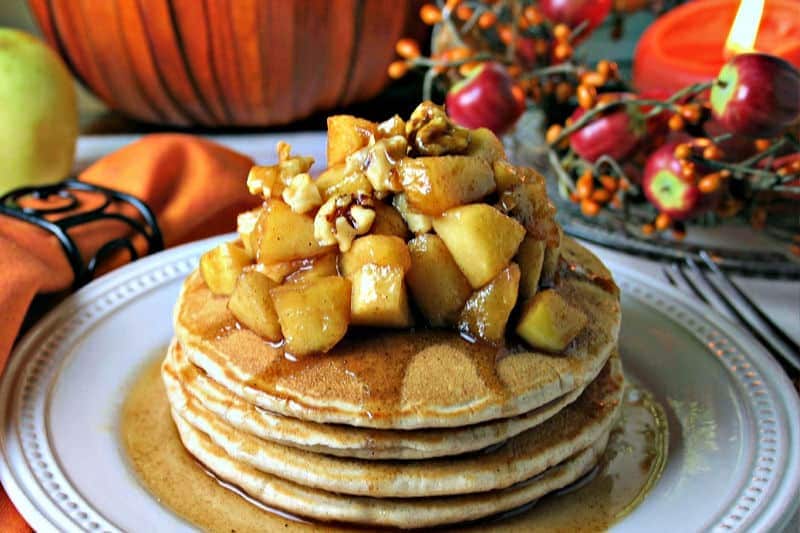 Apple Cinnamon Pancakes | lifeloveandgoodfood.com