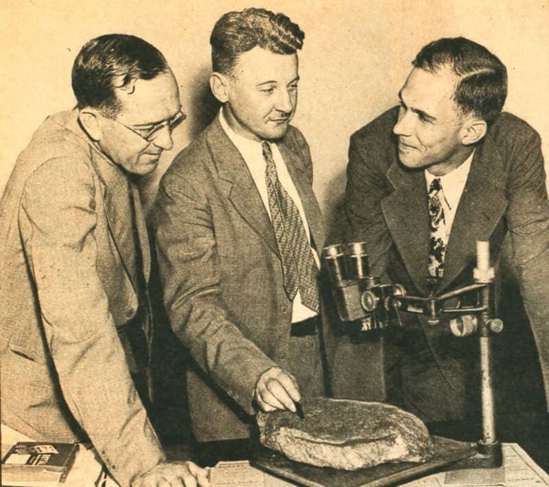Haywood Pearce, Jr. with Emory colleagues James G. Lester, left, and Ben W. Gibson put the stone under the microscope. Haywood Pearce, Jr. with Emory colleagues James G. Lester, left, and Ben W. Gibson put the stone under the microscope.