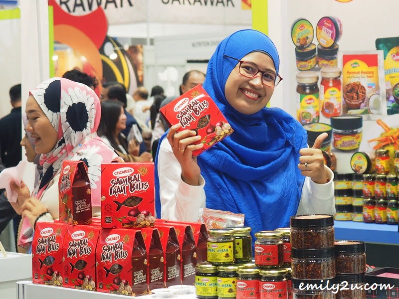 a woman promotes Chovees products