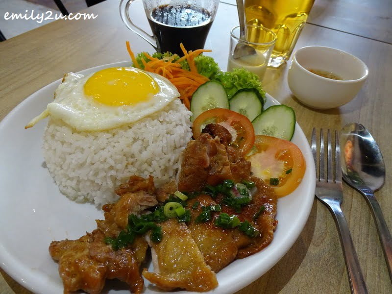 Com Ga Quay (Vietnamese Lemongrass Chicken Chop Rice)
