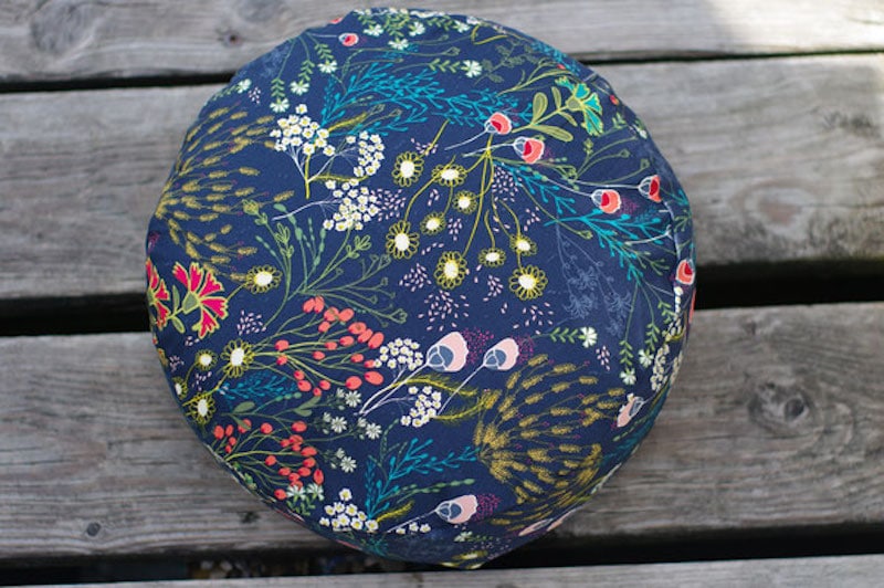 Goldwerk — das Yoga Label vom Schliersee 2 Meditationskissen "Wilde Wiese" von Goldwerk