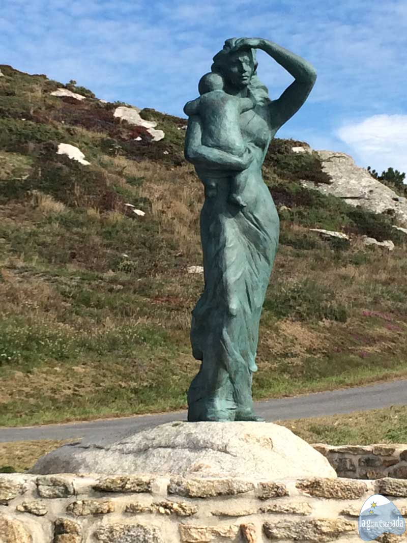 Estatua "A Espera"