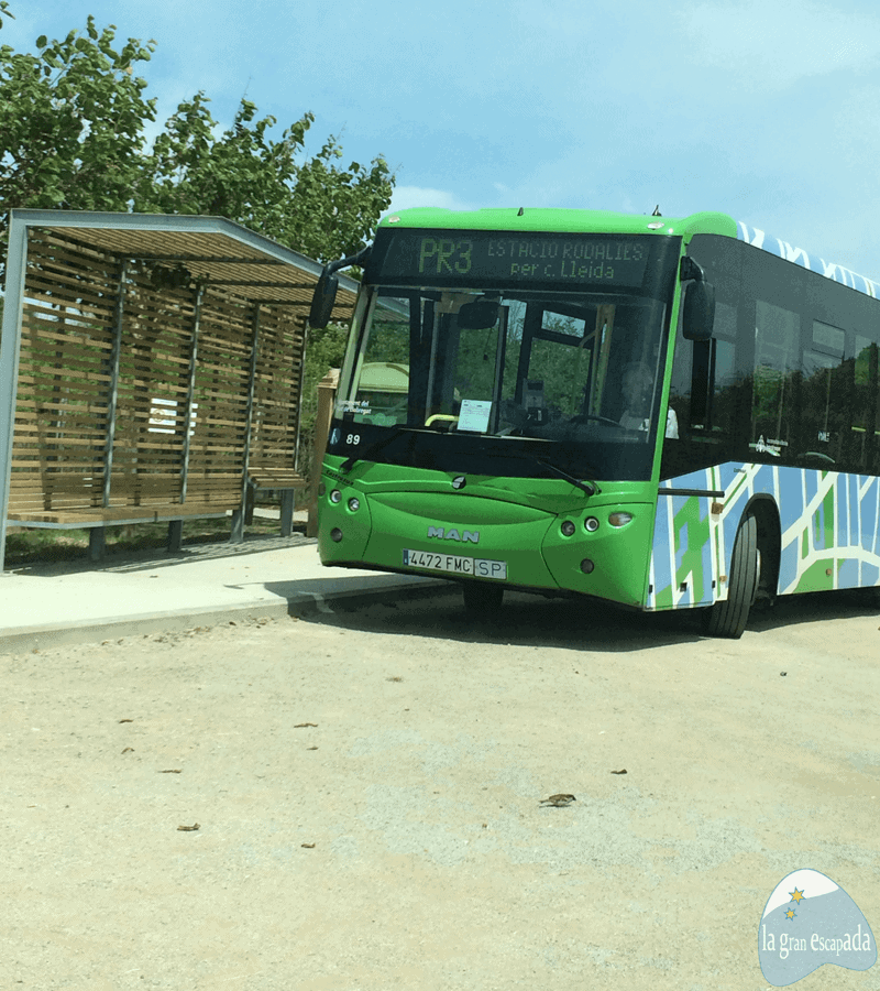 Autobús de la Línea PR3 para ir al mirador de aviones del Prat de Llobregat