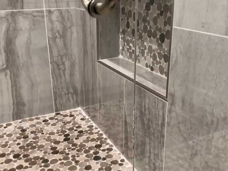 Shower niche for toiletries