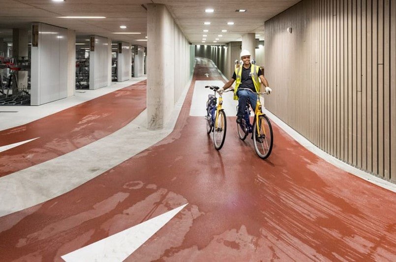 world’s largest bike parking garage