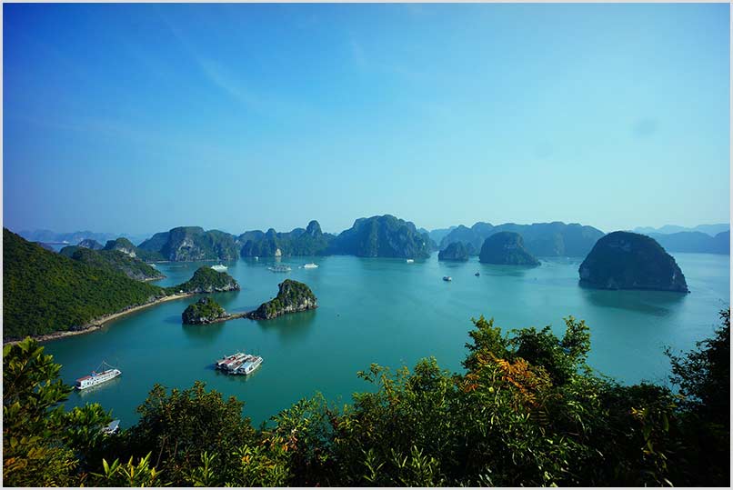 Halong Bay (Vietnam) Halong Bay (Vietnam)
