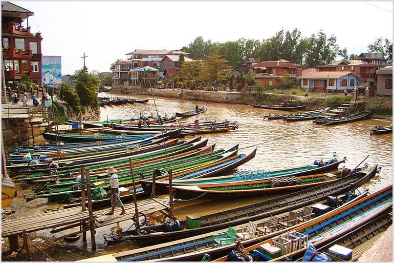 Nyaungshwe (Lago Inle) Nyaungshwe (Lago Inle)