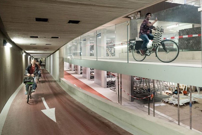 world’s largest bike parking garage