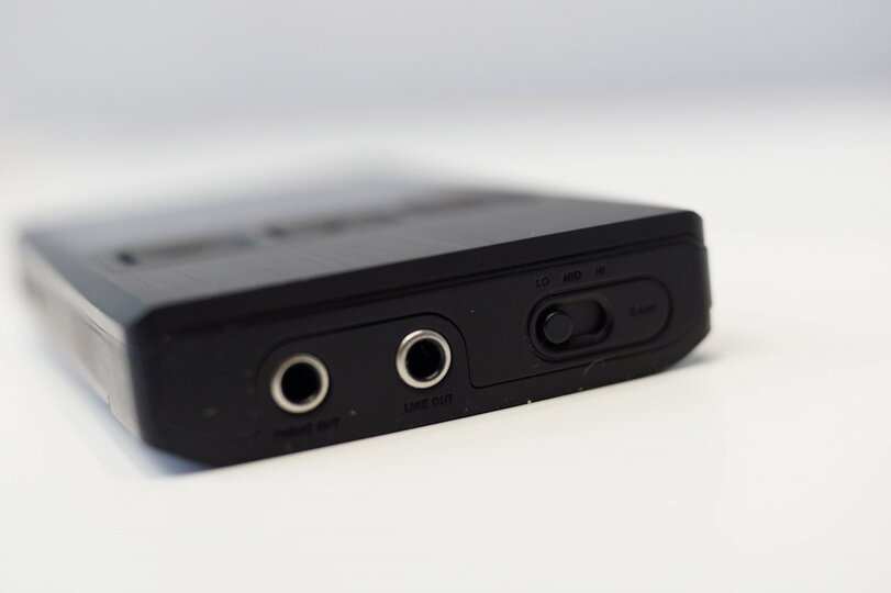 Line out et Phone out sur le DX50. Réglages du gain sur la droite.