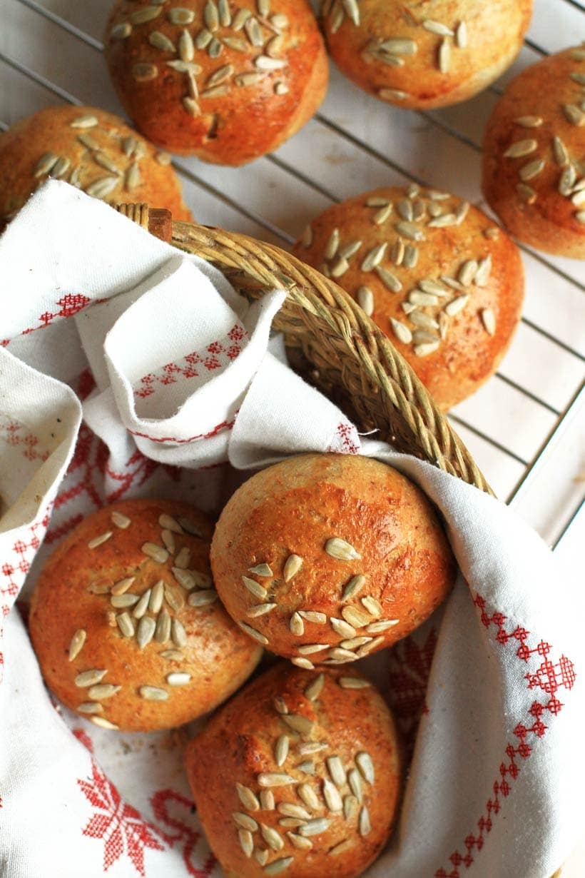 Fluffy Whole Wheat Bread Rolls Ginger with Spice