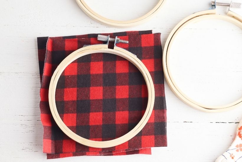 Buffalo Plaid Hoop Ornaments feature 6