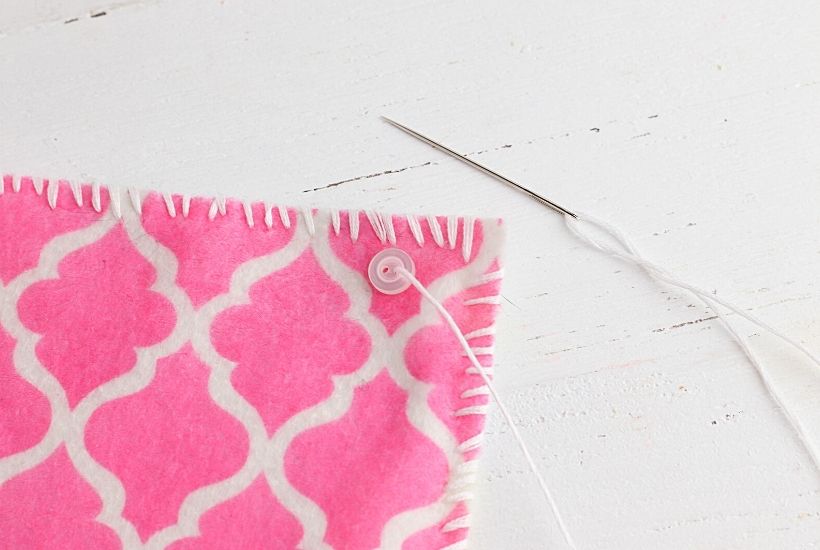 This simple DIY fabric tray is a fun sewing project you can make in just a few minutes. This easy craft project is perfect to display on your desk and use for home organization.