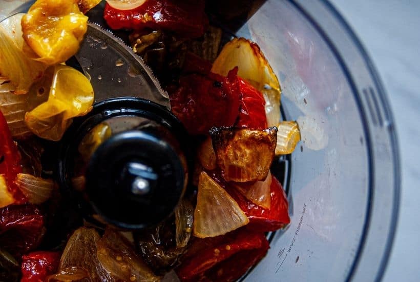 Spice things up with the easy roasted tomato and tomatillo salsa recipe. This easy salsa recipe is full of roasted tomatoes and tomatillos. If you need a side for Mexican night or a dip recipe, try this roasted tomato salsa recipe.