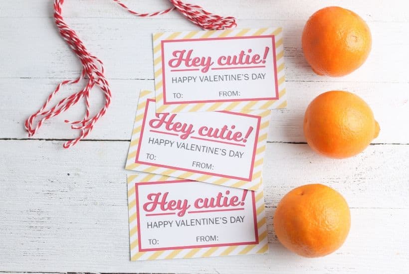 Peel some love this Valentine's Day. This printable Hey Cutie Printable Valentine for Kids is a fun and healthy Valentine treat for kids to share with friends. This Valentine's Day craft project included a free printable you can download and attach to a clementine. This is a great non-candy Valentine option for friends and classmates. #valentinesday #printablevalentines #valentinecraft