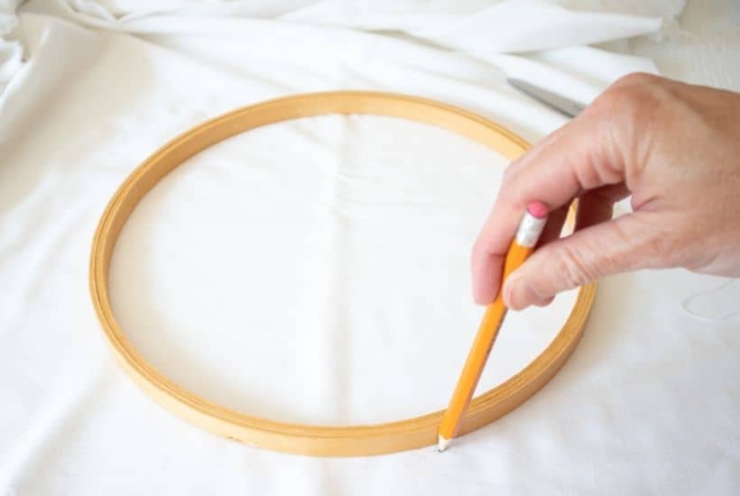 This Spider Web Halloween Hoop Art is the perfect Cricut Halloween craft to try at home while alone or with loved ones. The easy fall craft does not take long to create and will last such a long time.