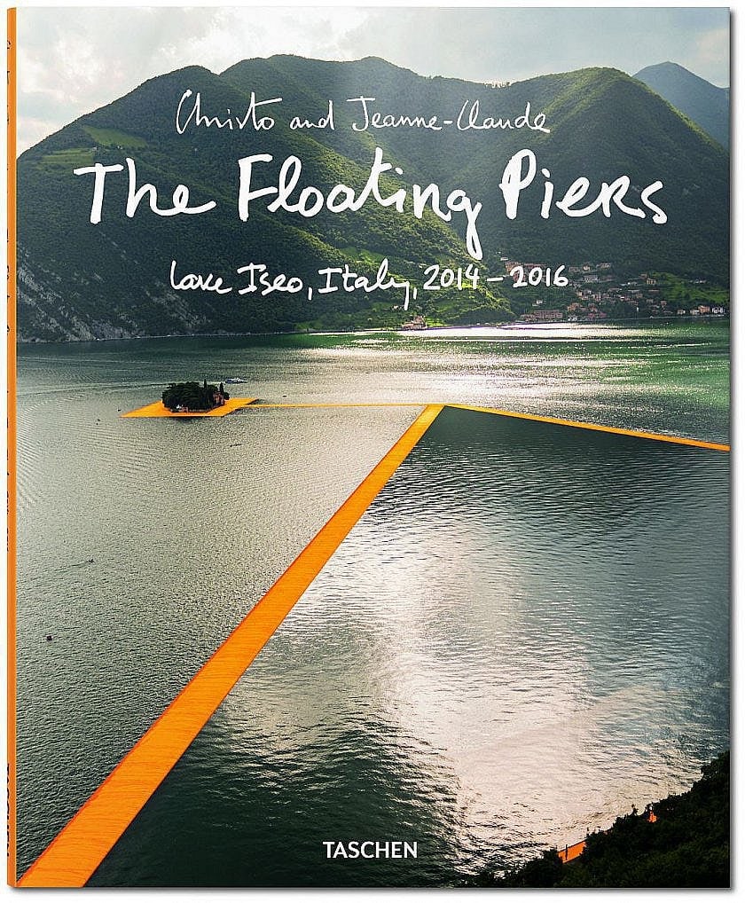 Christo and Jeanne-Claude. The Floating Piers Christo & Jeanne-Claude, Wolfgang Volz, Jonathan William Henery Softcover mit Klappen, 23,5 x 29 cm, 128 Seiten € 19,99 Verfügbarkeit: Februar 2017