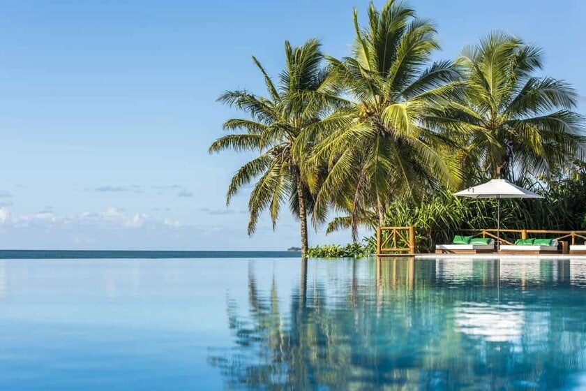 Piscina da Borda Infinita do Hotel Tivoli Praia do Forte Bahia - Fonte: Booking.com