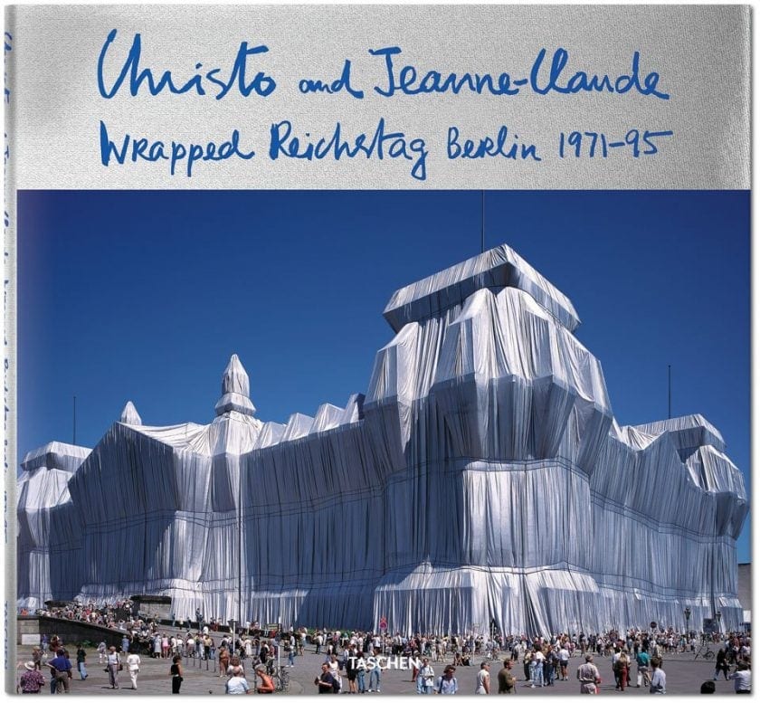 Christo & Jeanne-Claude, Verhüllter Reichstag, Berlin, 1971-95 Christo & Jeanne-Claude, David Bourdon, Wolfgang Volz Hardcover, 27 x 29 cm, 160 Seiten € 29,99