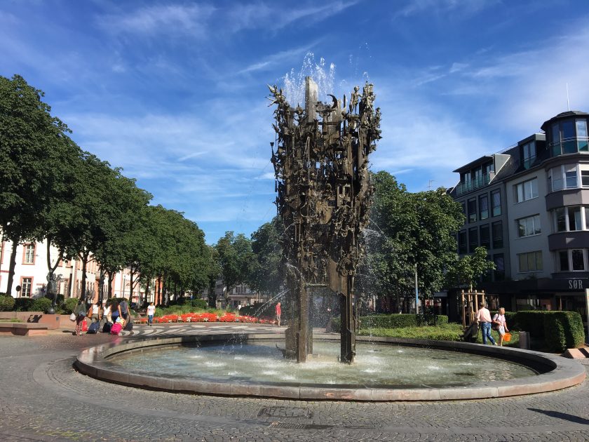 Der Fastnachtsbrunnen in Mainz - copyright Christina Ihrlich