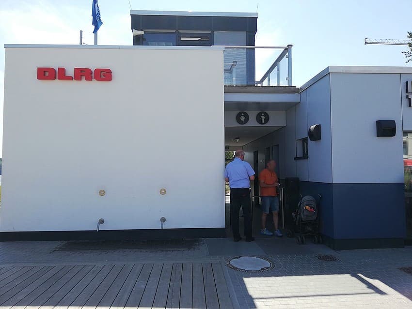 Sanitation and foot showers DLRG building BINZ