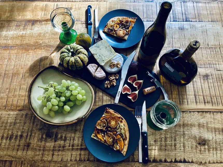 Silvaner liebt Herbst: Flammkuchen und Silvaner passen gut zusammen.