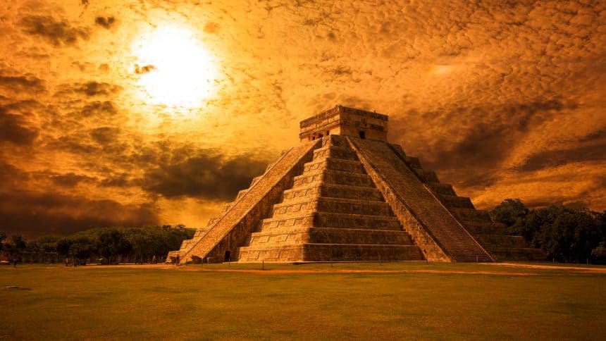 Mexico - People & Culture 3 Chichen Itza, Mexico - Kukulkan Pyramid (El Castillo)