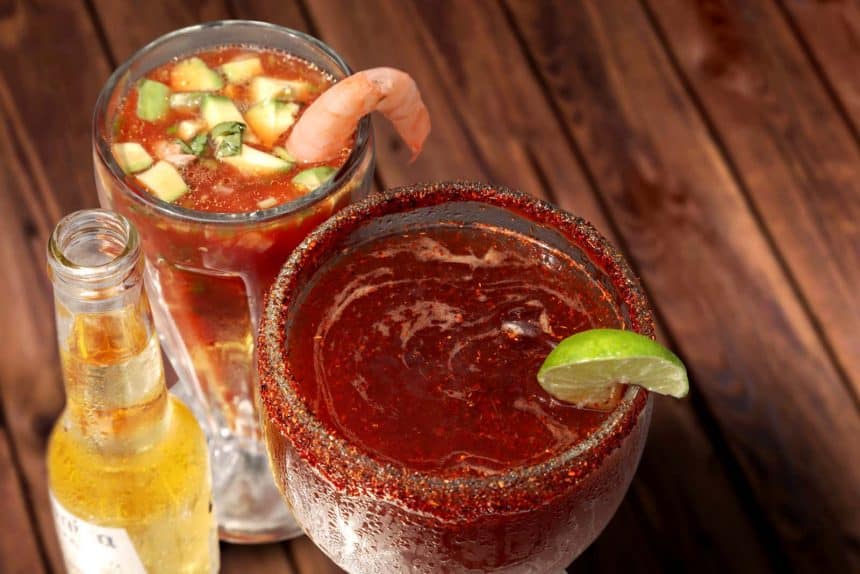 Mexiko - Getränke 9 Mexikanische Getränke - Krabbencocktail und Beer für den Morgen danach