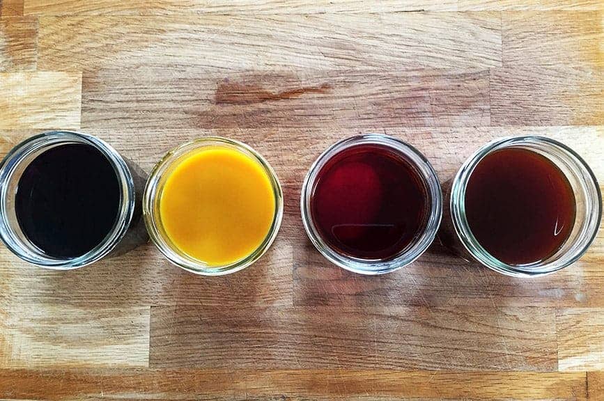 natural eggs dyes