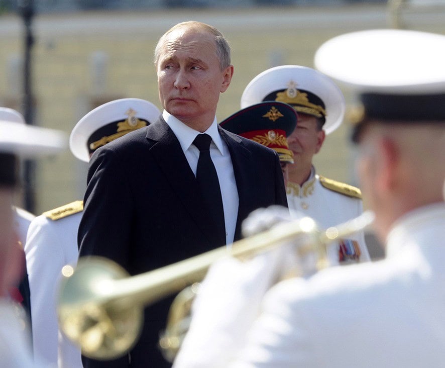 Russian President Vladimir Putin (C) attends the military parade during the Navy Day celebration in St.Petersburg, Russia, 28 July 2019. EPA/DMITRY LOVETSKY POOL PHOTO