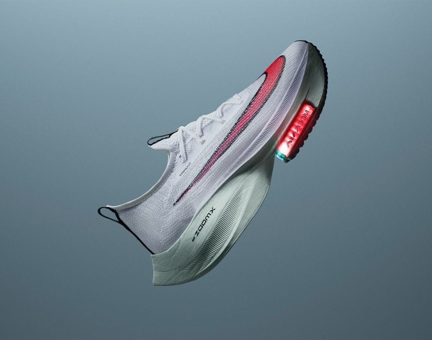 Що таке Nike Vaporfly і навіщо в бігових кросівках карбонова пластина? 21 Nike Alphafly Next%