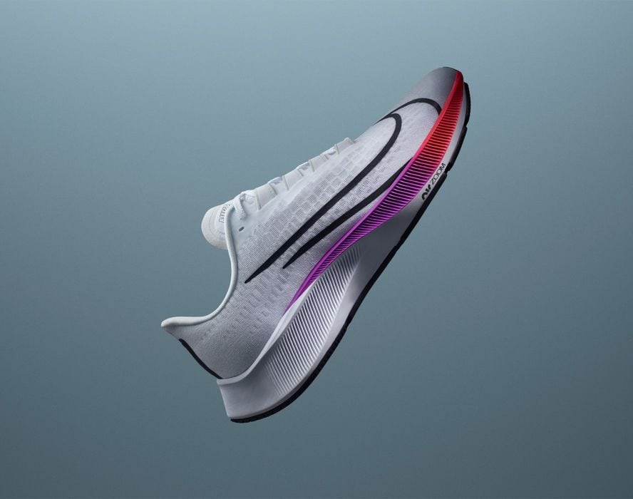 Що таке Nike Vaporfly і навіщо в бігових кросівках карбонова пластина? 18 Nike Pegasus 37