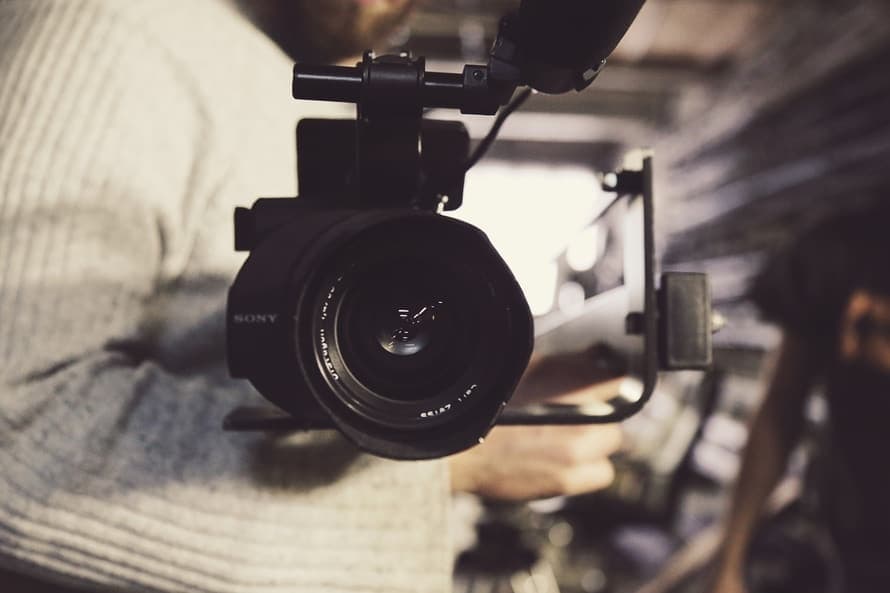 How authors can engage with readers using video How authors can engage with readers using video