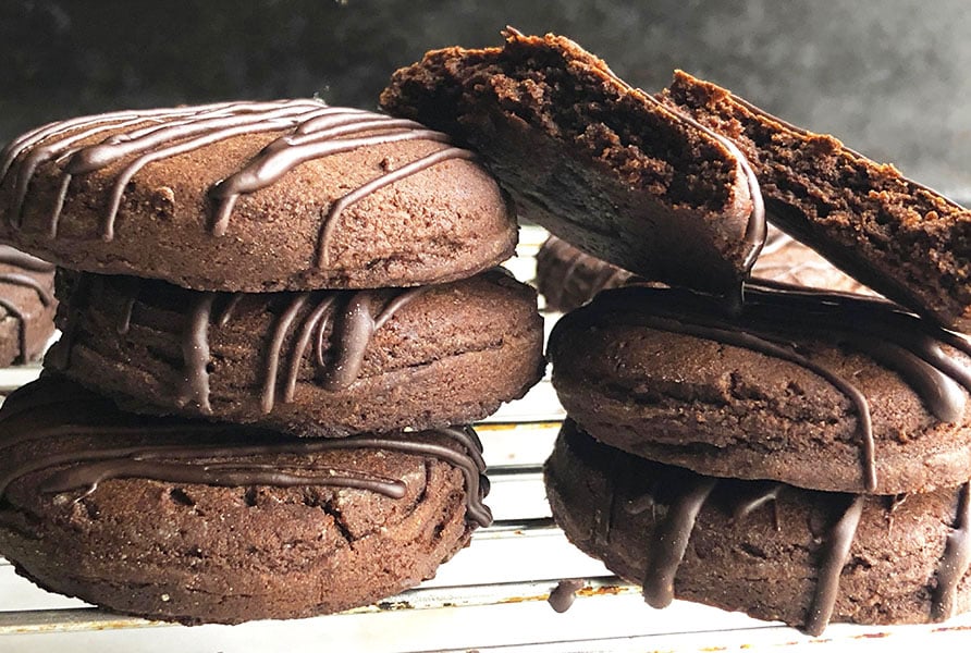 4 ingredients Condensed Milk Chocolate Cookies