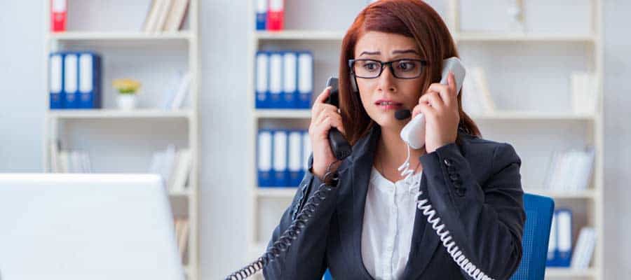 Lady with 2 phones confused - Bad Communication