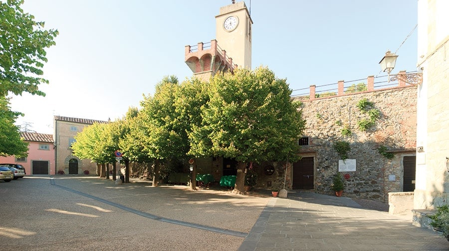 piazza-monterchi-la-buia
