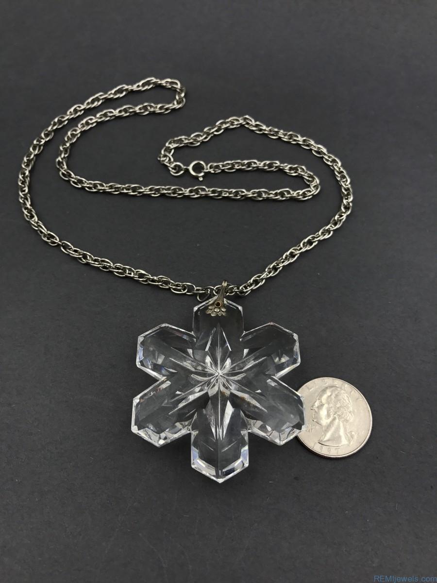 1975 Gorham Full Lead Crystal Christmas Snowflake Necklace Holiday