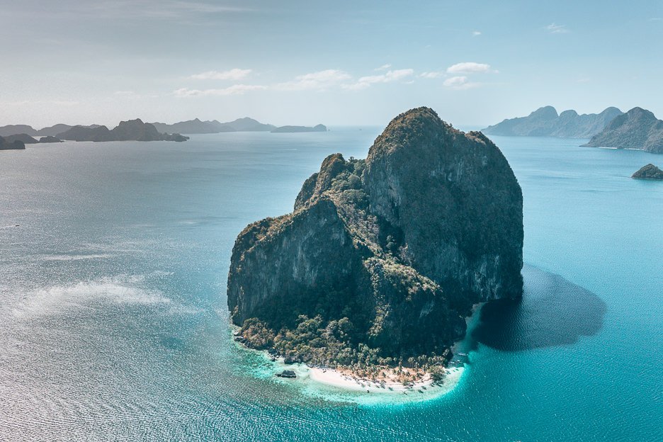 40 Stunning Photos That Will Make You Want To Visit The Philippines 1 L Aerial view of jurassic Pinagbuyutan Island, El Nido