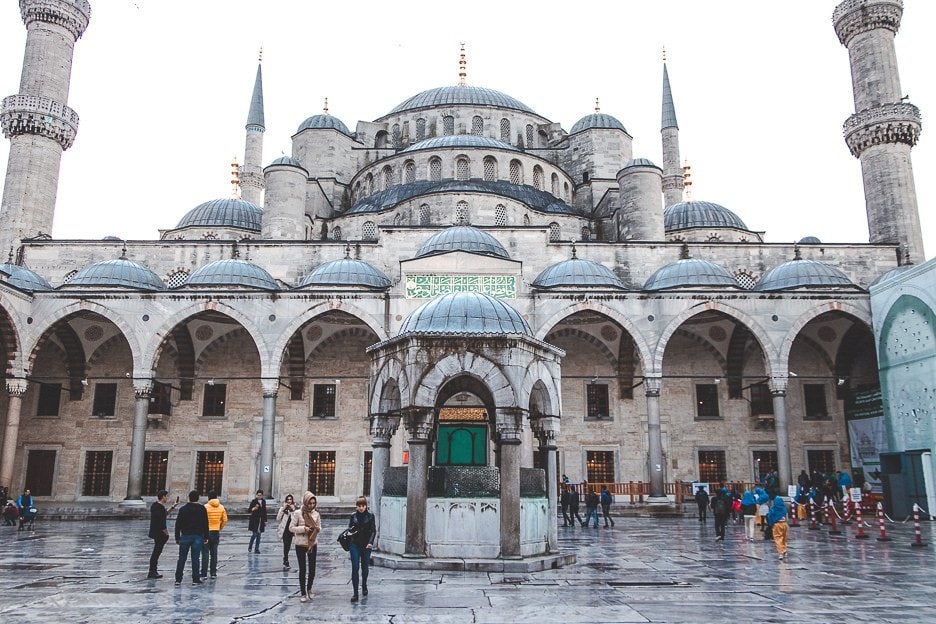 Istanbul A City For the Senses 4 L Courtyard of The Blue Mosque - Istanbul City Guide, Turkey