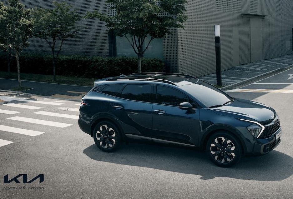5th generation 2022 Kia Sportage in motion urban