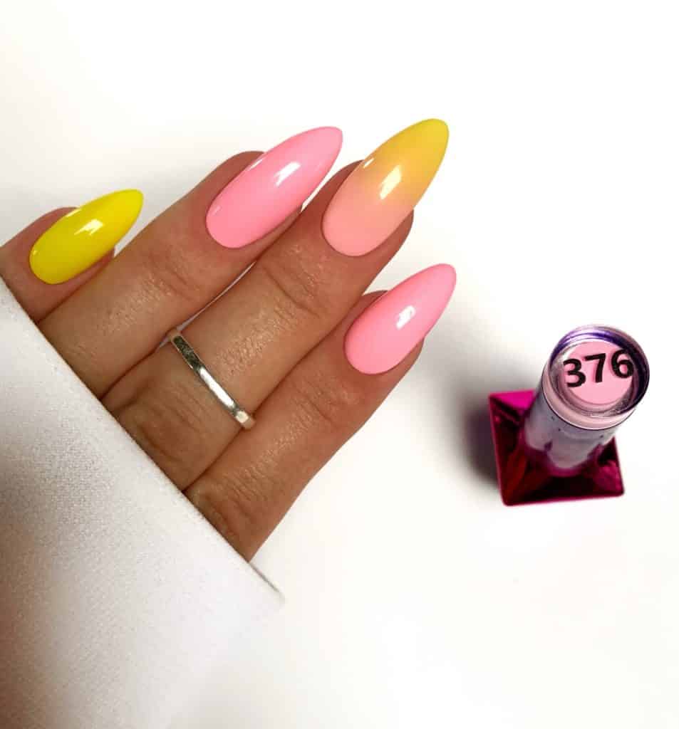 Trendy - Neonowe ombre - niekwestionowany zwycięzca letniego manicure 3 paznokcie hybrydowe z efektem ombre