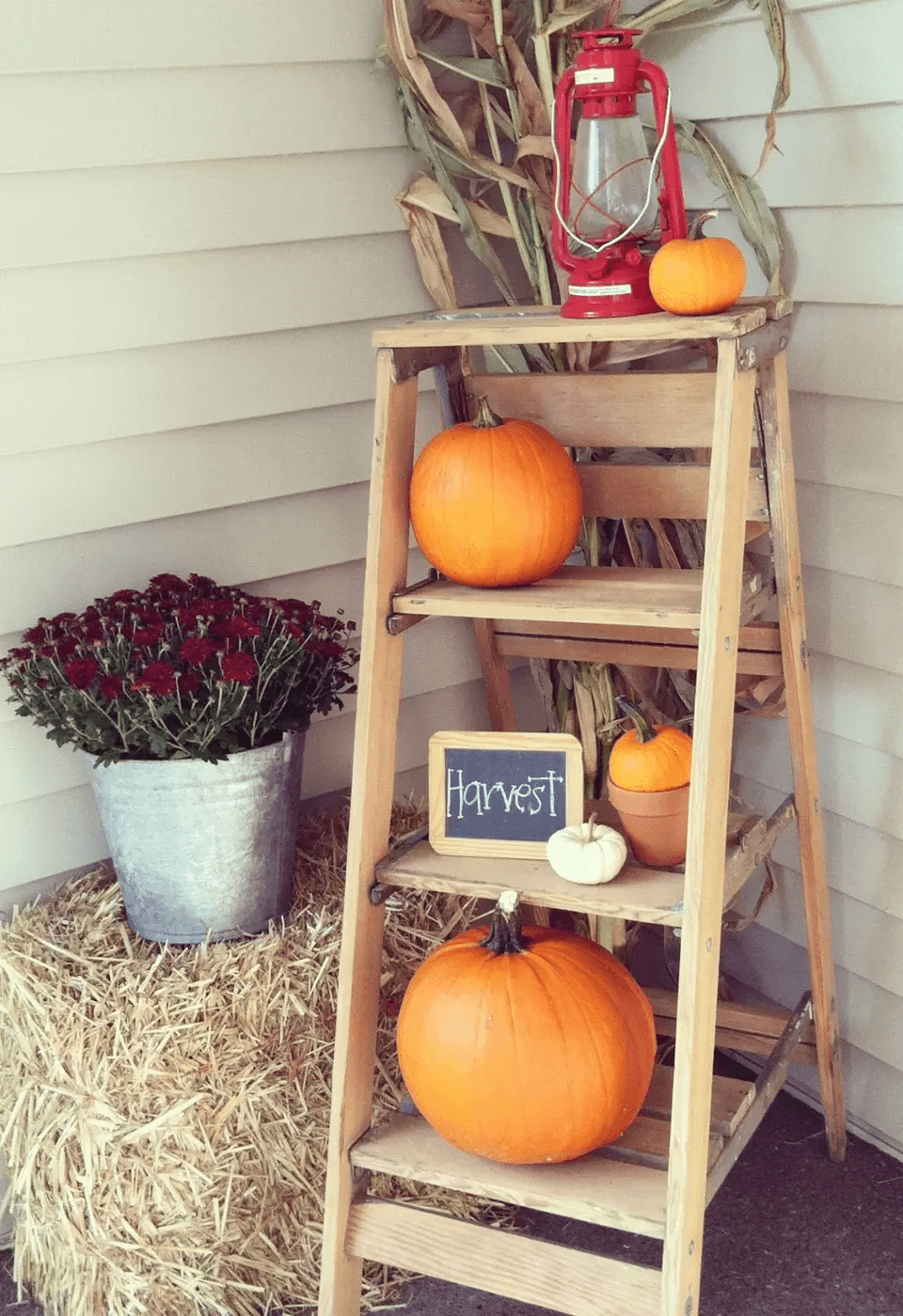 PUMPKINS AND LADDER FOR DIY PORCH DECOR IDEAS ON A BUDGET FALL AND WINTER