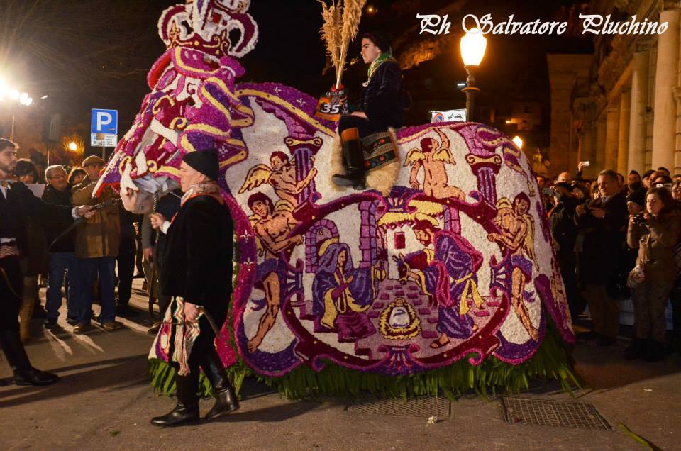 scicli_festa_san_giuseppe_cavalcata_cavalli_manti_bardati_bardature