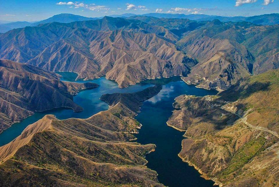 Rio Negro y embalse de Chixoy