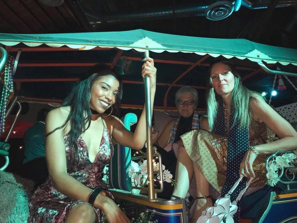 Bella-Stacey-Wittig-Pat-Bailey-pose in Tuk-tuk