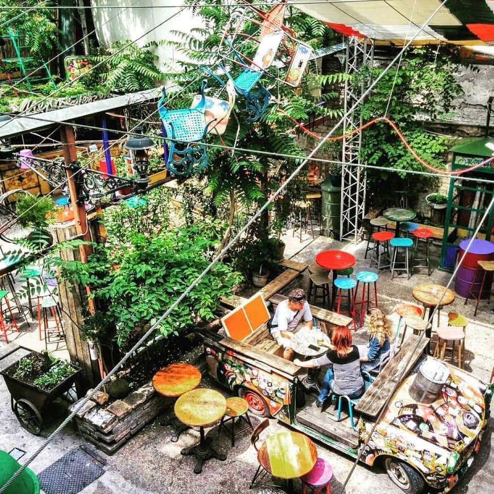 Szimpla Kert kocsma bar ruinbar