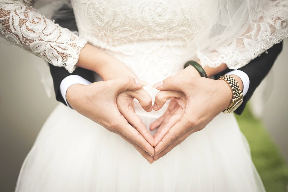 heart wedding marriage hands