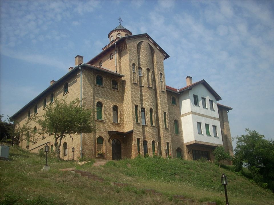 konak manastira Srediste